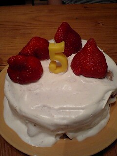 誕生日5歳ケーキ.JPG